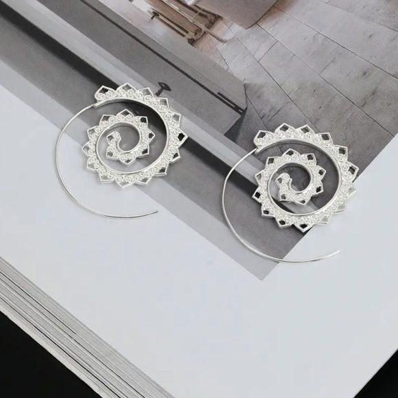 NEW Silver 925 Hollow Spiral Boho Earrings - Picture 1 of 3